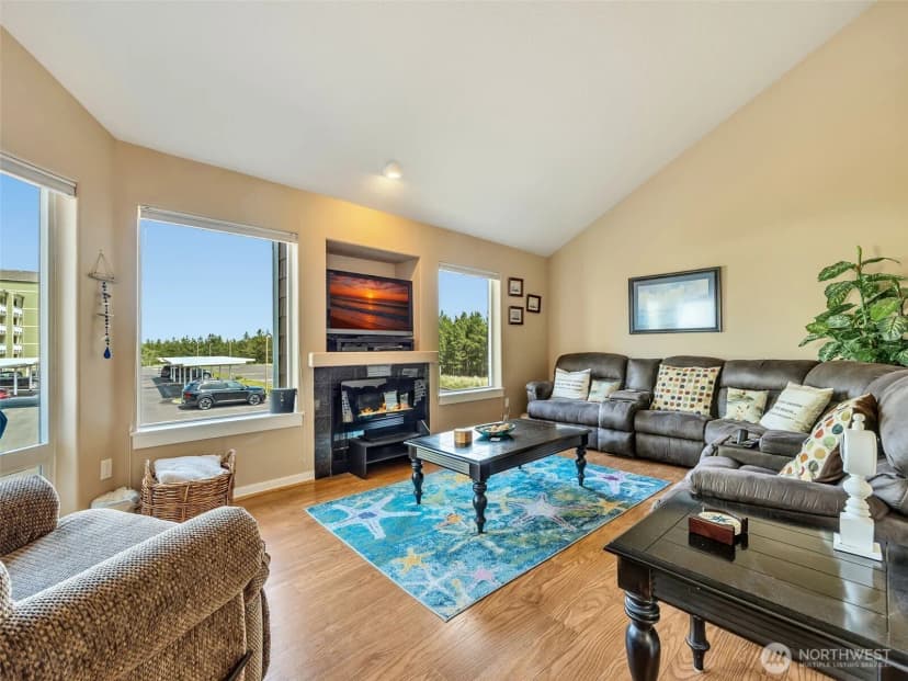 Property photo for 316 7th Street Sw #13, Long Beach photo 13