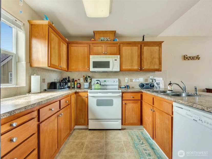 Property photo for 316 7th Street Sw #13, Long Beach photo 18