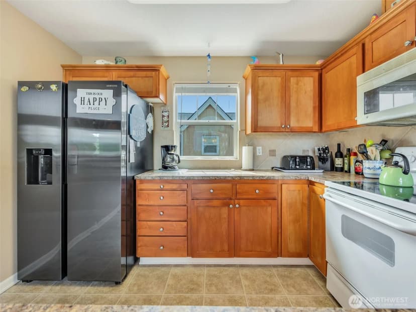 Property photo for 316 7th Street Sw #13, Long Beach photo 22