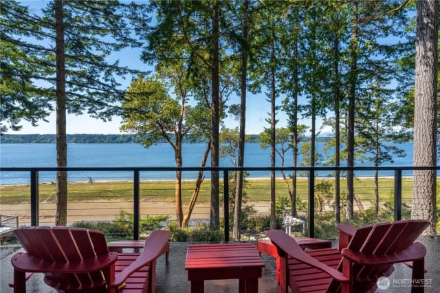 Property photo for 108 Herron Lane Nw, Lakebay photo 2