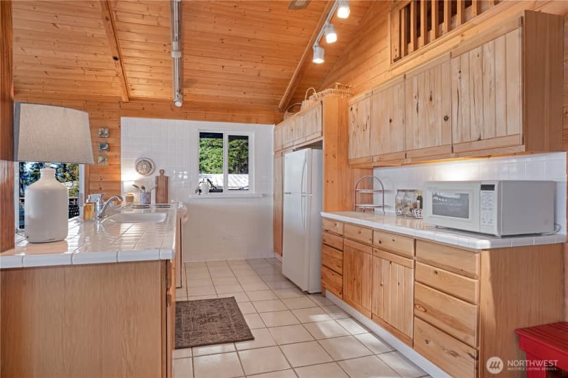 Property photo for 108 Herron Lane Nw, Lakebay photo 15