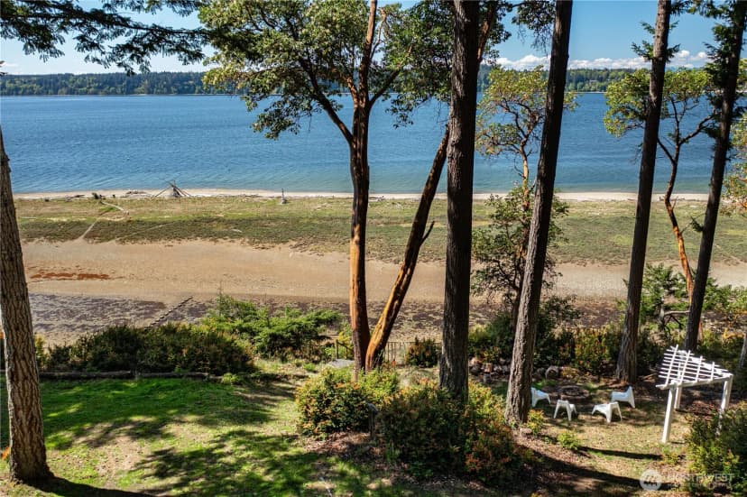 Property photo for 108 Herron Lane Nw, Lakebay photo 6