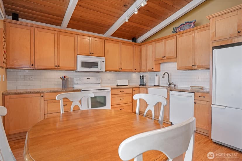 Property photo for 924 W Herron Boulevard Nw, Lakebay photo 8