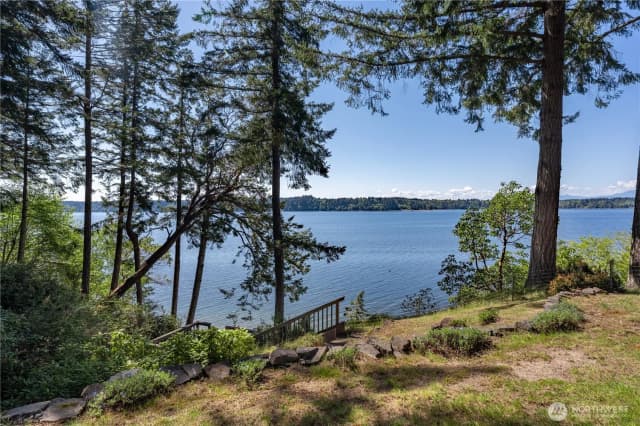 Property photo for 924 W Herron Boulevard Nw, Lakebay photo 2
