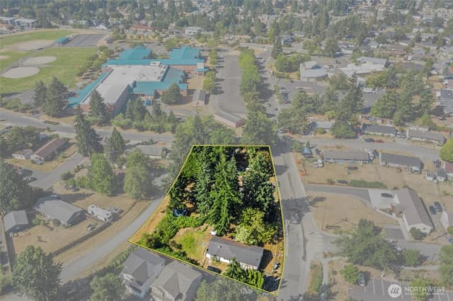Property photo for 1526 Harrington Avenue Ne, Renton photo 2