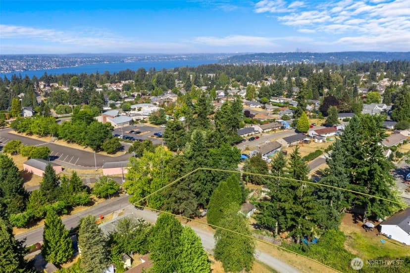 Property photo for 1526 Harrington Avenue Ne, Renton