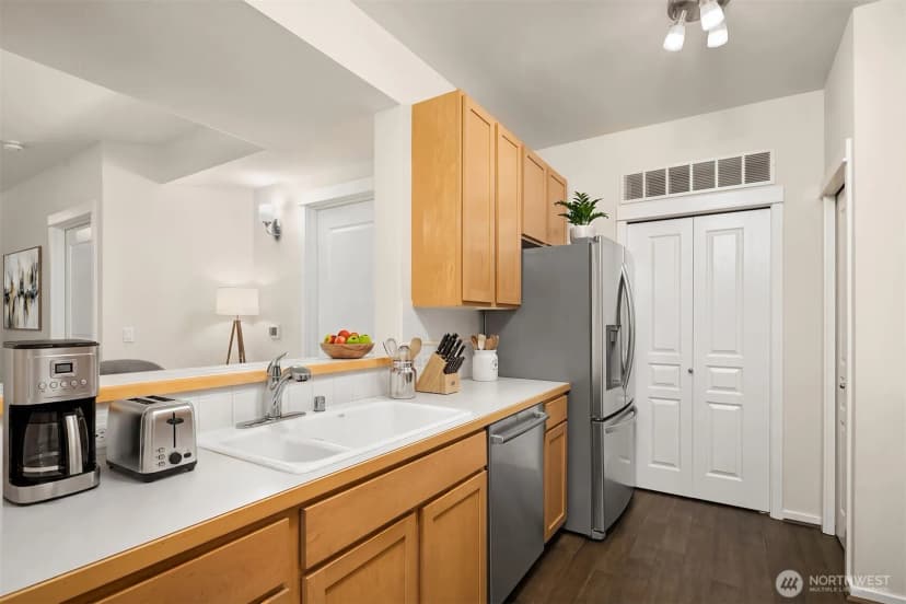 Property photo for 109 2nd Street S #422, Kirkland photo 9