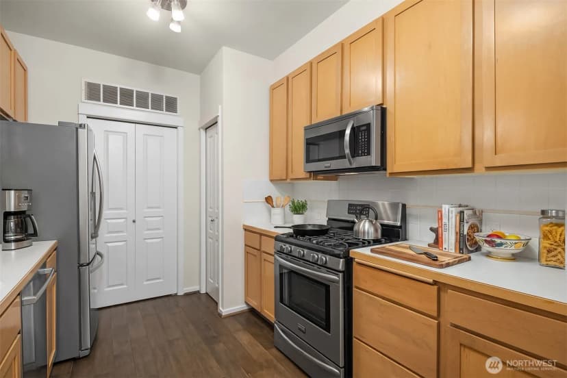 Property photo for 109 2nd Street S #422, Kirkland photo 10