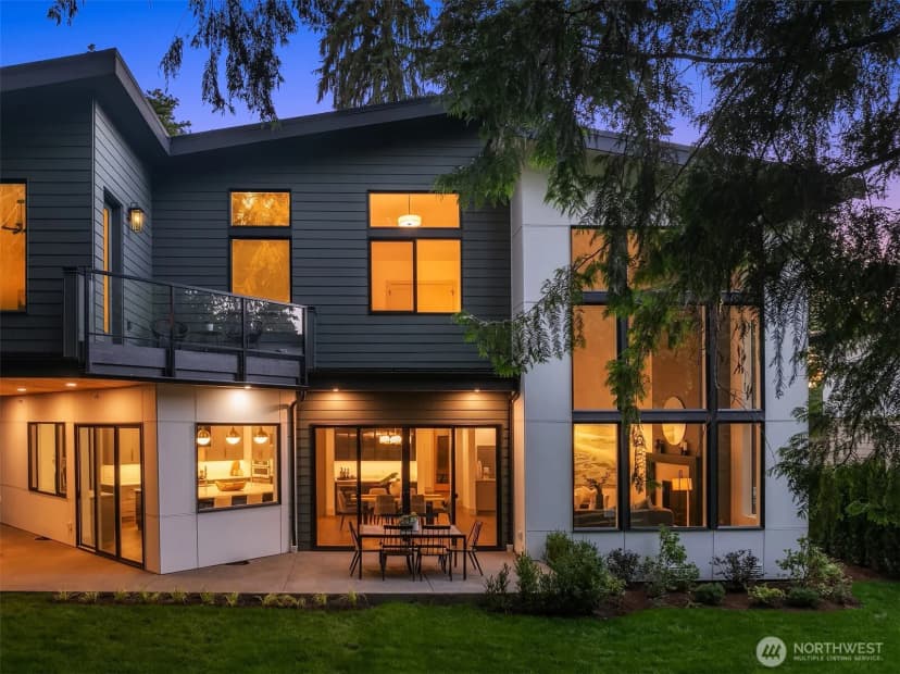 Property photo for 5222 Forest Avenue Se, Mercer Island photo 2