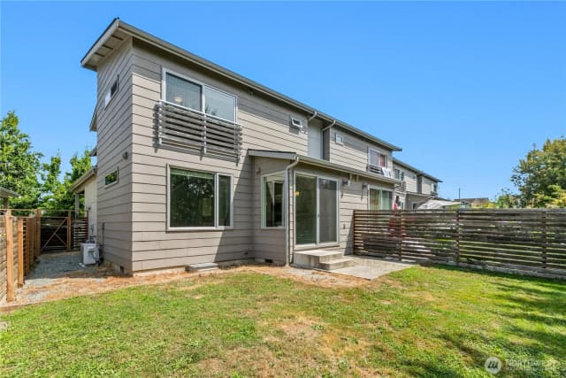 Property photo for 517 Spring Vista Place, Bellingham photo 3