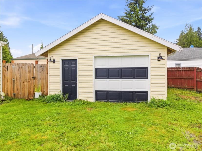 Property photo for 219 South Lane, Tacoma photo 15