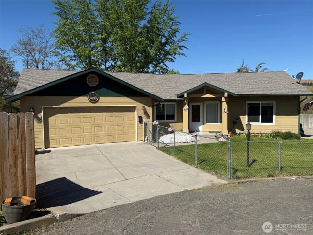 Property photo for 102 S 8th Street, Dayton photo 2