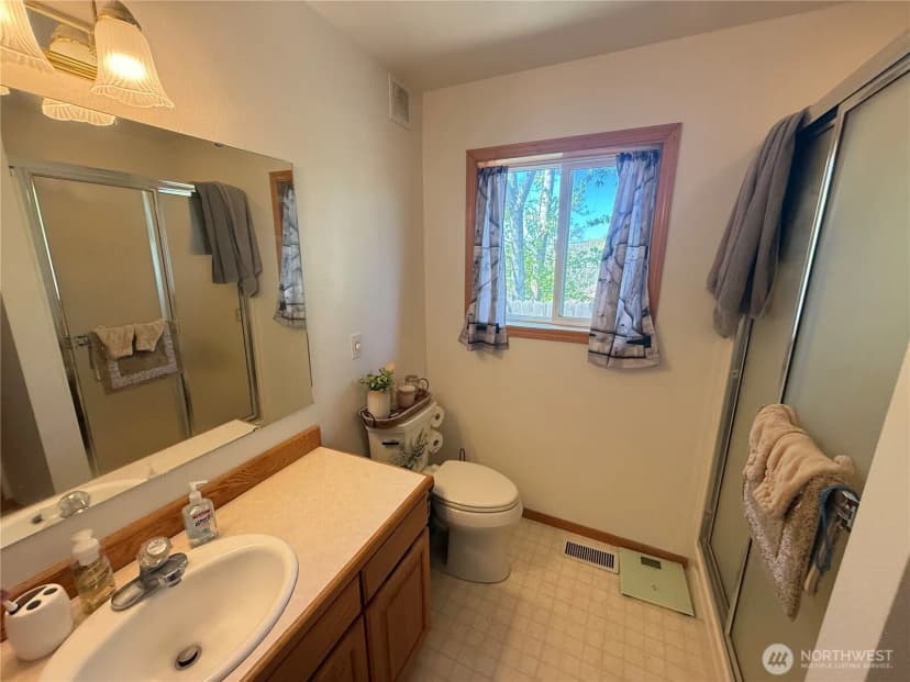 Property photo for 102 S 8th Street, Dayton photo 16