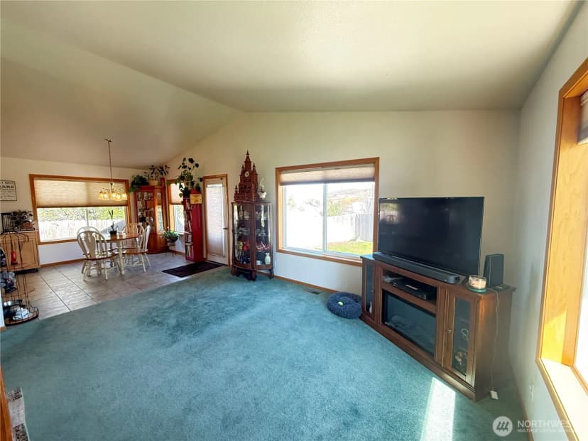 Property photo for 102 S 8th Street, Dayton photo 8