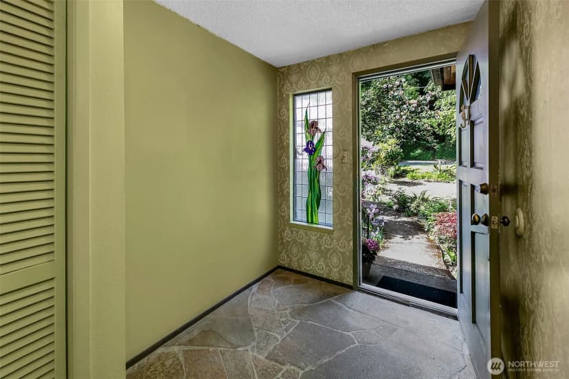 Property photo for 7070 94th Avenue Se, Mercer Island photo 4