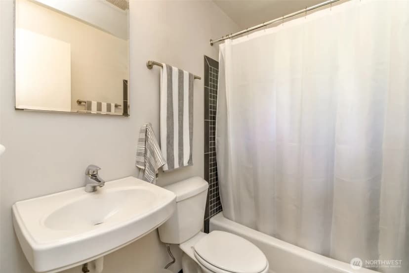 Property photo for 648 Sw 107th Avenue, Seattle photo 18