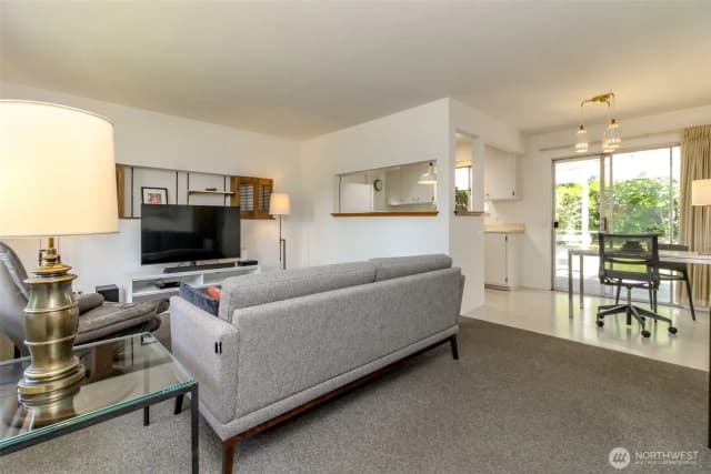Property photo for 648 Sw 107th Avenue, Seattle photo 5