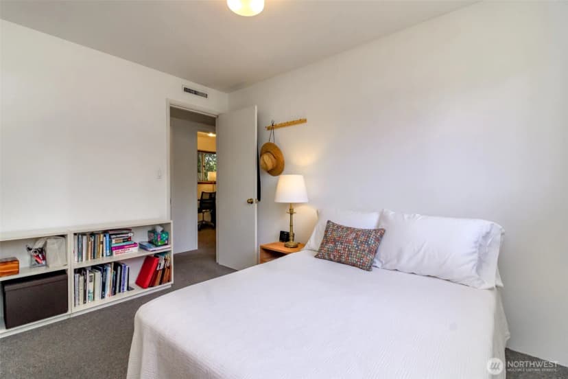 Property photo for 648 Sw 107th Avenue, Seattle photo 23