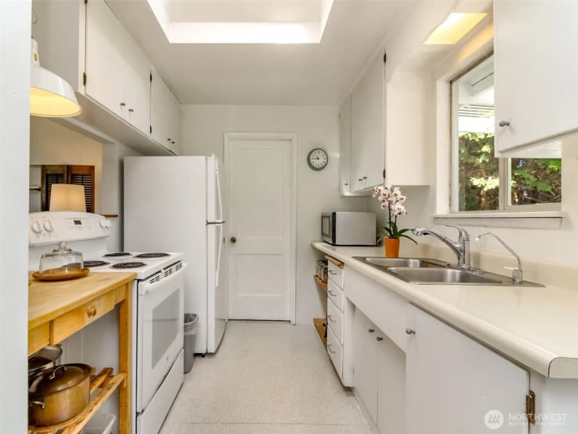 Property photo for 648 Sw 107th Avenue, Seattle photo 16
