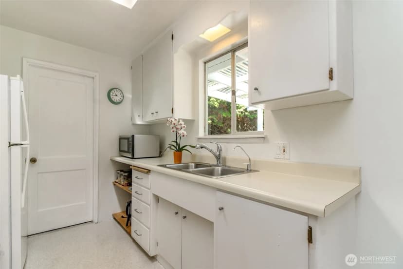 Property photo for 648 Sw 107th Avenue, Seattle photo 14