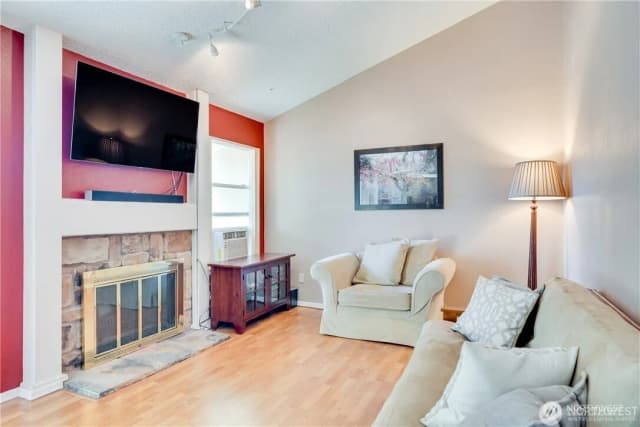 Property photo for 23629 112th Ave Se #e202, Kent photo 4