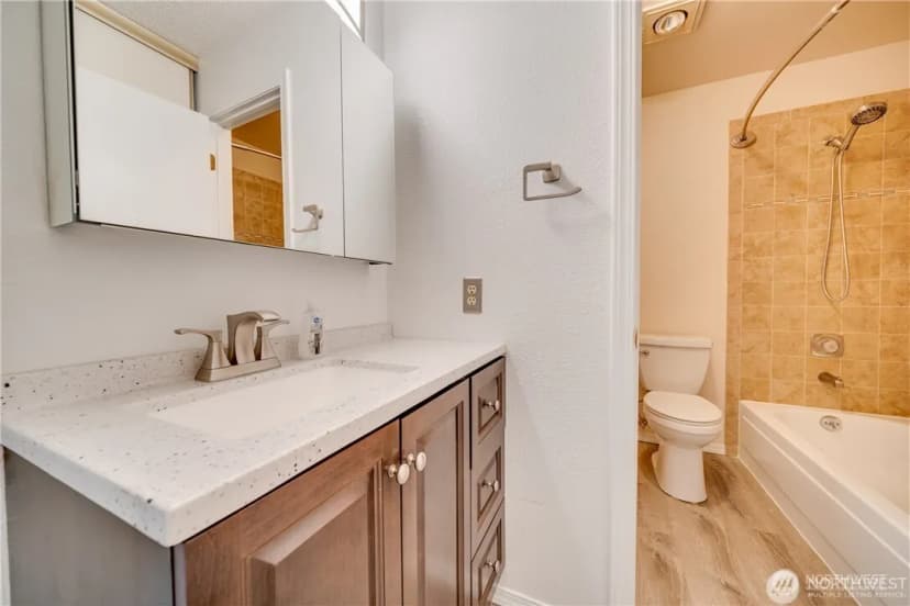 Property photo for 23629 112th Ave Se #e202, Kent photo 13