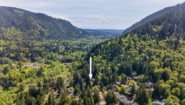 Property photo for 37 X Crystal Creek Cir, Issaquah photo 2