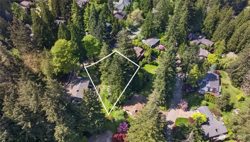 Property photo for 37 X Crystal Creek Cir, Issaquah photo 4
