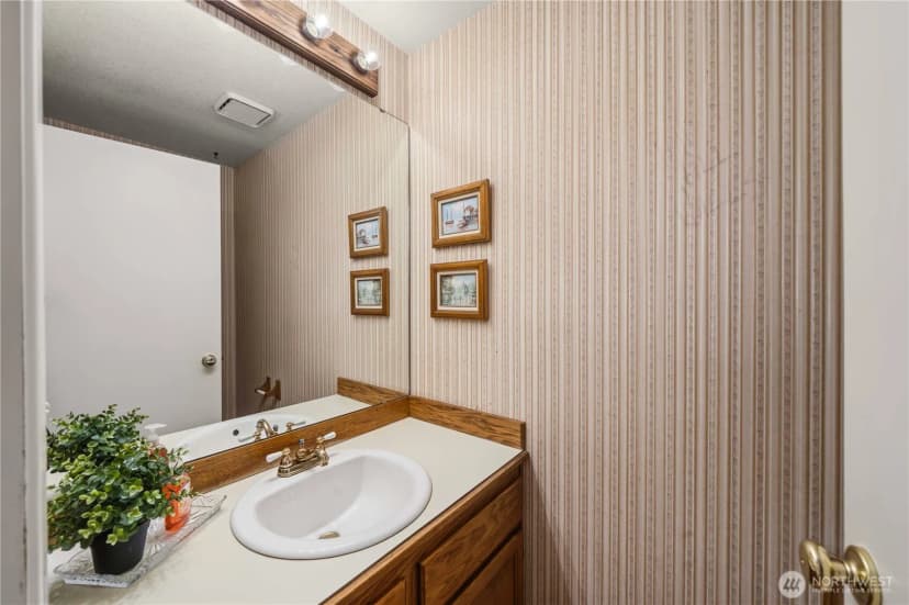 Property photo for 3811 S 255th Place, Kent photo 11