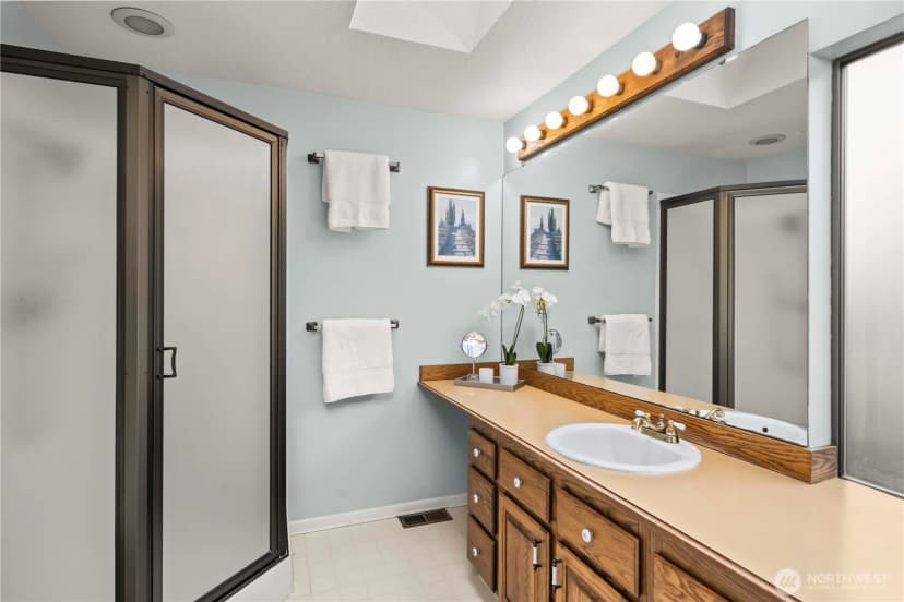 Property photo for 3811 S 255th Place, Kent photo 17