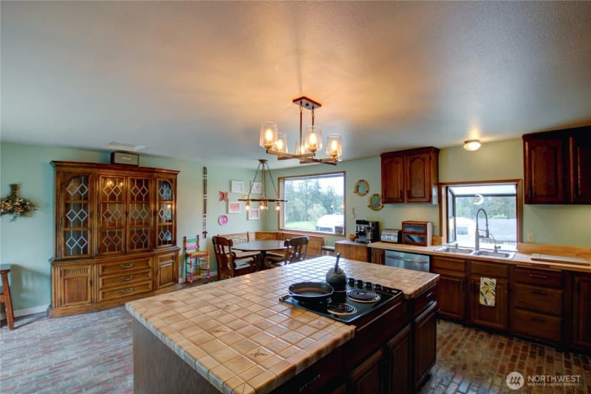 Property photo for 2259 Happy Valley Road, Oak Harbor photo 16
