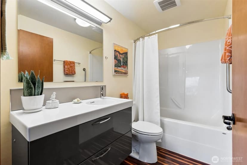 Property photo for 8005 21st Avenue W, University Place photo 11