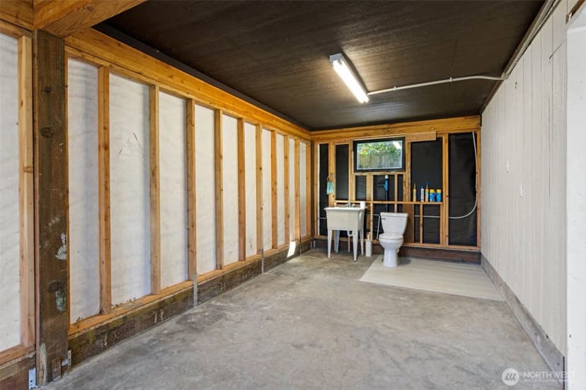 Property photo for 8005 21st Avenue W, University Place photo 31