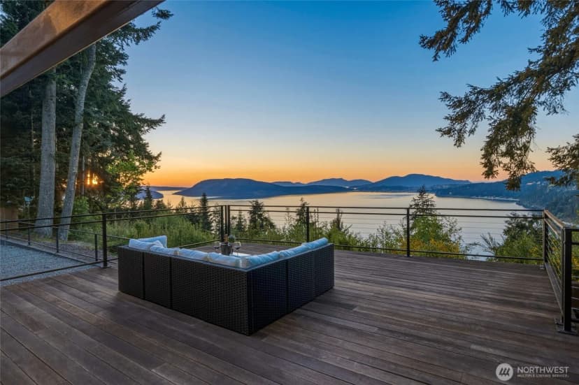 Property photo for 4101 Edith Point, Anacortes photo 2