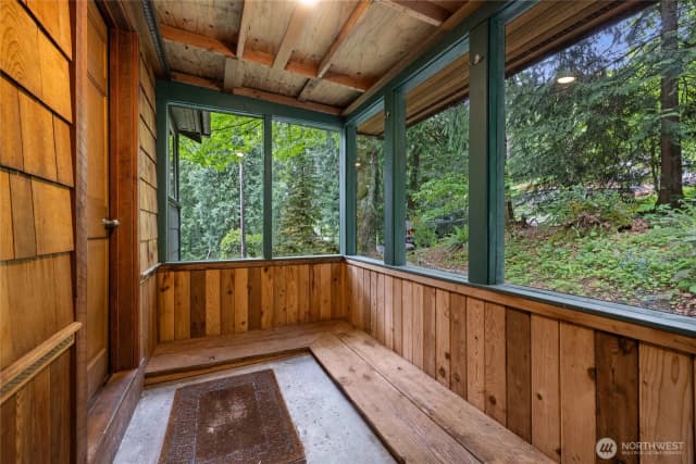 Property photo for 17426 Se 60th Street, Bellevue photo 3