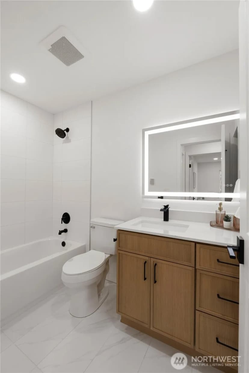 Property photo for 13022 15th Avenue Sw, Burien photo 17