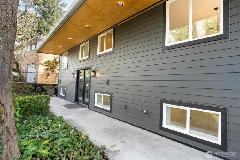Property photo for 13022 15th Avenue Sw, Burien photo 32