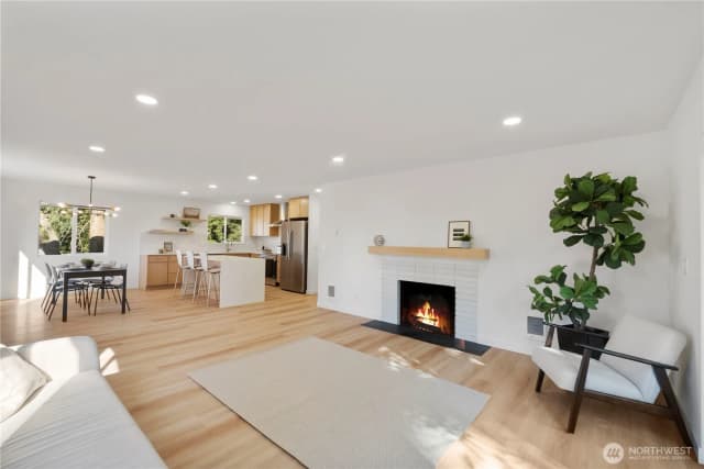 Property photo for 13022 15th Avenue Sw, Burien photo 5
