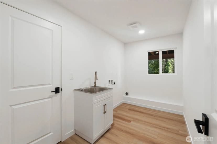 Property photo for 13022 15th Avenue Sw, Burien photo 19