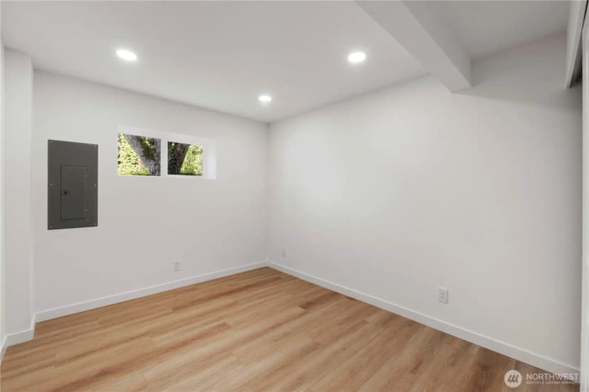 Property photo for 13022 15th Avenue Sw, Burien photo 21