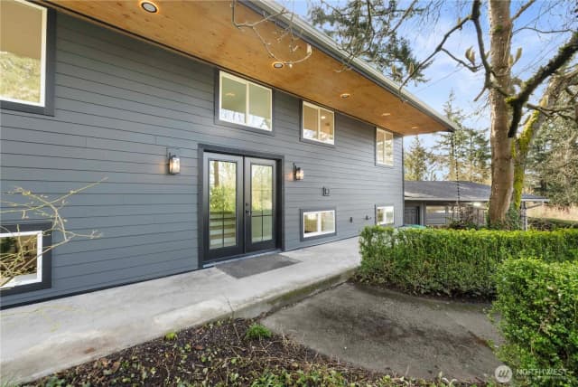 Property photo for 13022 15th Avenue Sw, Burien photo 2