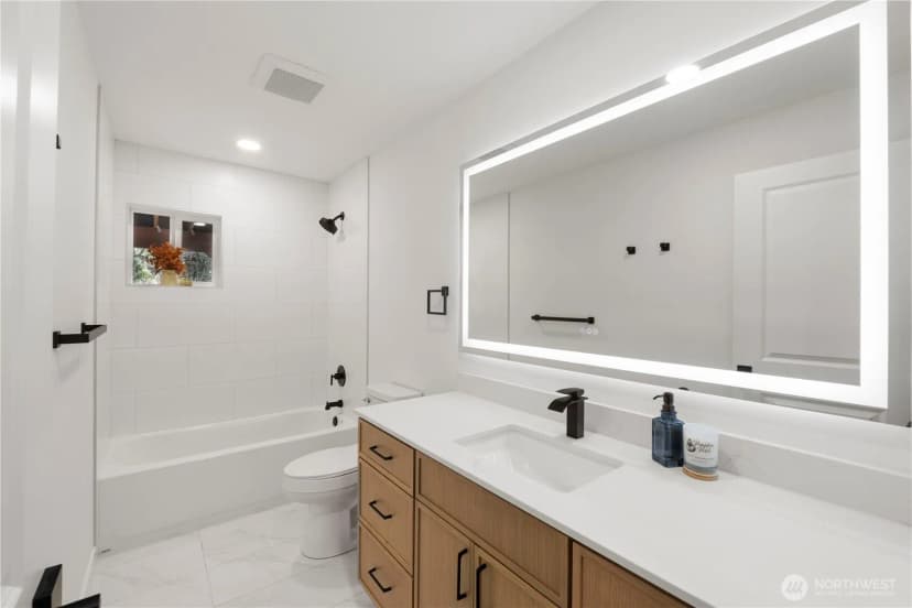 Property photo for 13022 15th Avenue Sw, Burien photo 20