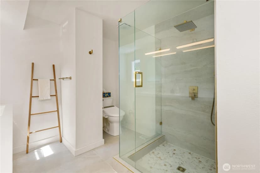 Property photo for 21810 Ne 16th Street, Sammamish photo 13