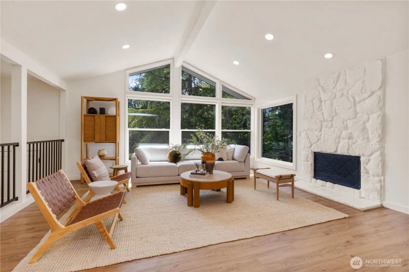 Property photo for 21810 Ne 16th Street, Sammamish photo 2