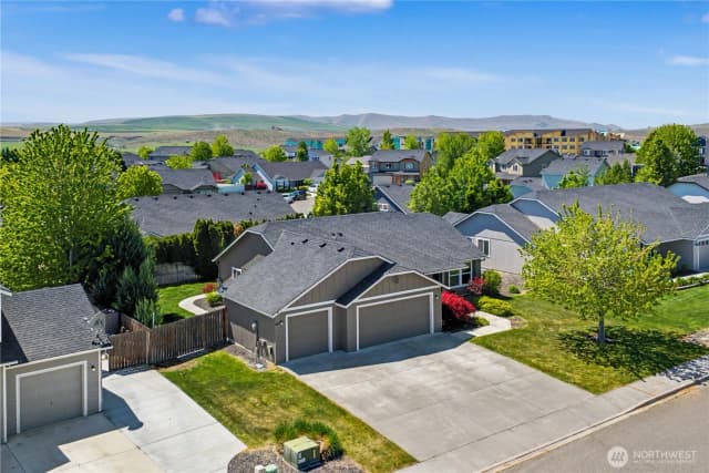 Property photo for 5929 Bluewood Street W, West Richland photo 3