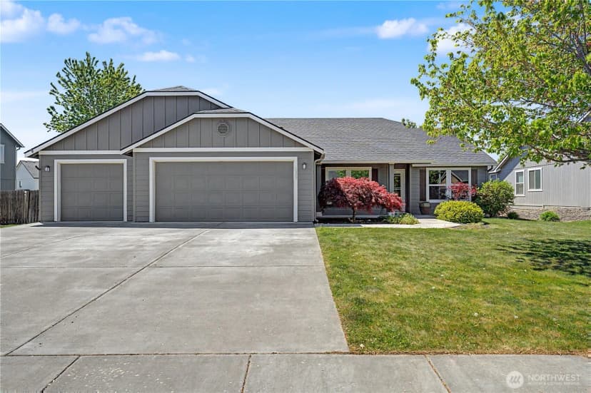 Property photo for 5929 Bluewood Street W, West Richland