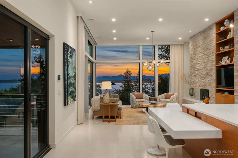 Property photo for 2825 Magnolia Boulevard W, Seattle photo 6