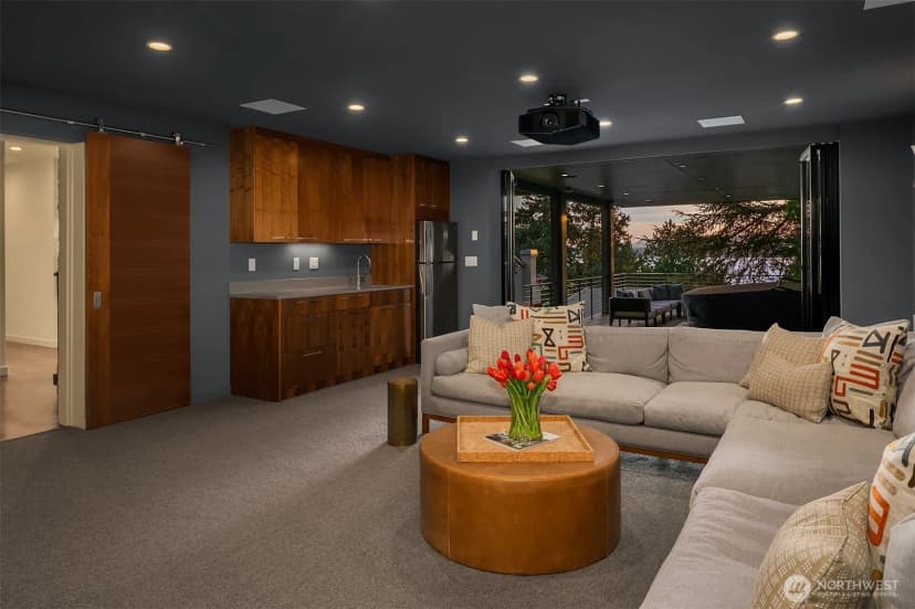 Property photo for 2825 Magnolia Boulevard W, Seattle photo 24