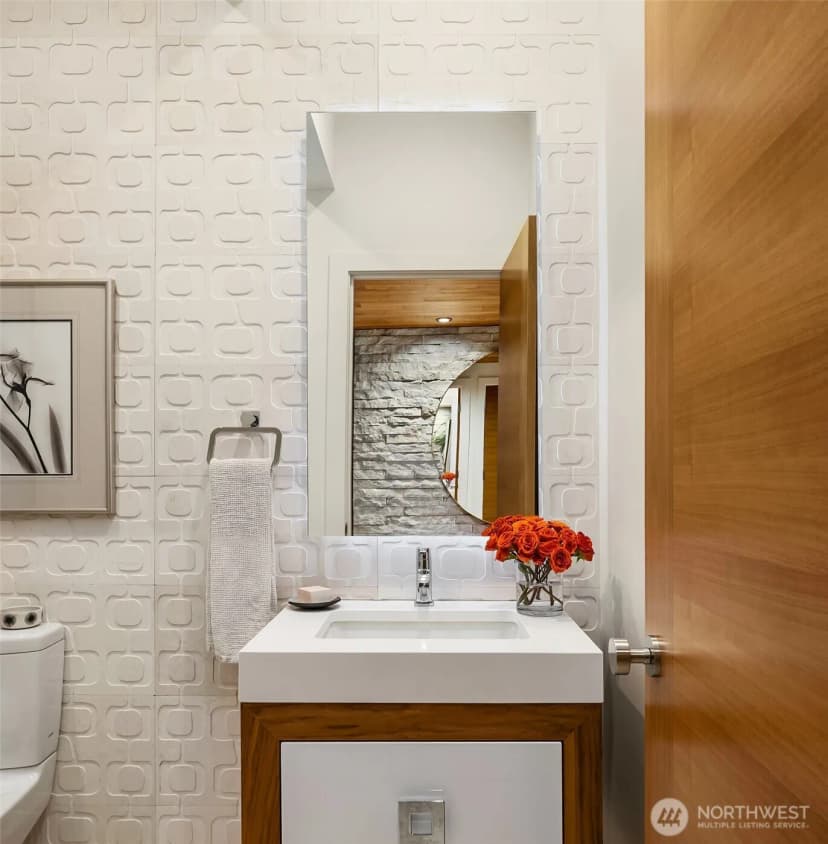 Property photo for 2825 Magnolia Boulevard W, Seattle photo 13