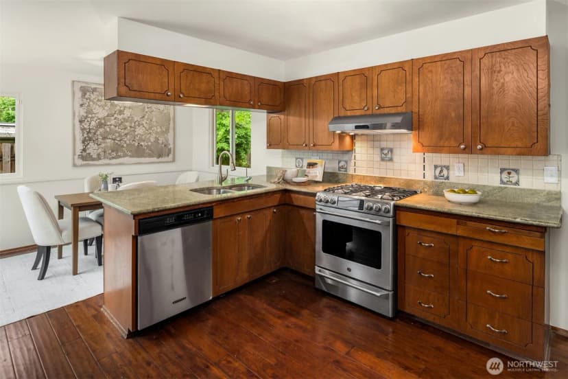 Property photo for 12535 Se 15th Street, Bellevue photo 12